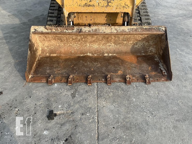 2021-caterpillar-249d3-image-11