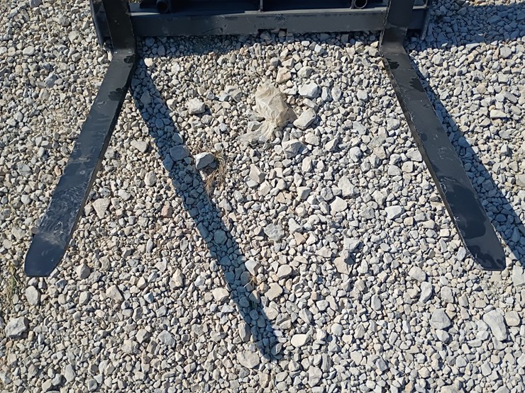 #l85-014-•-landhonor-pallet-fork-mini-skid-steer-attachment-image-5