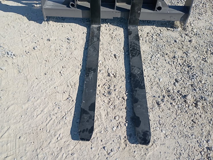 #l85-017-•-landhonor-pallet-fork-mini-skid-steer-attachment-image-5