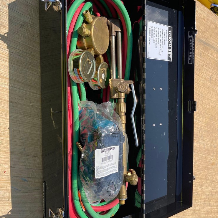 ACETYLENE CUTTING TORCH SET