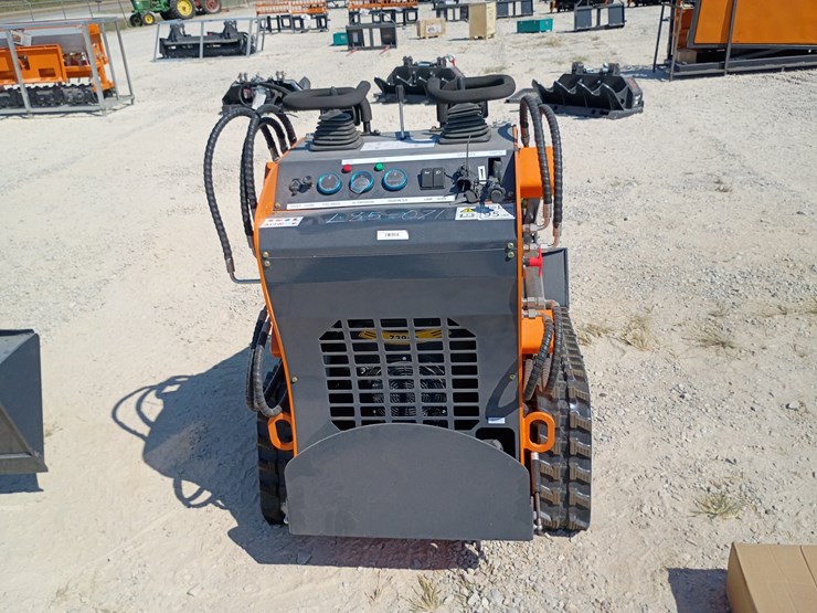 #l85-071-•-2026-landhonor-me380-mini-skid-steer-image-7
