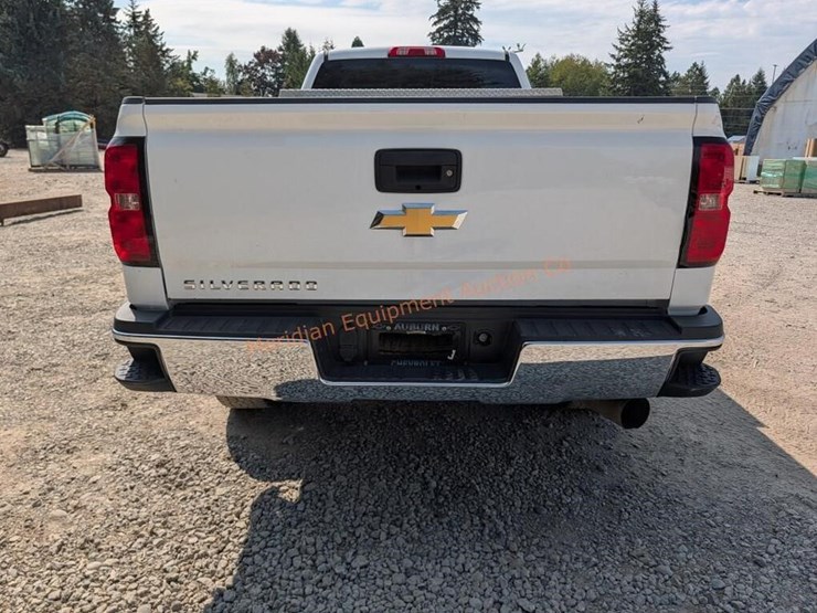 2017-chevrolet-silverado-3500-image-43