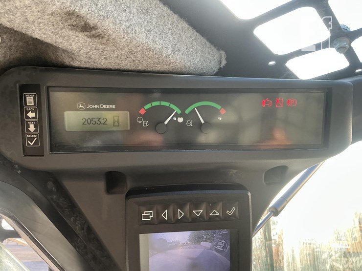2022-deere-318g-image-17