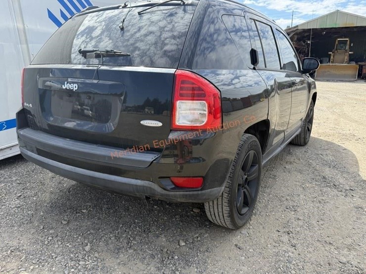 2013-jeep-compass-latitude-image-6