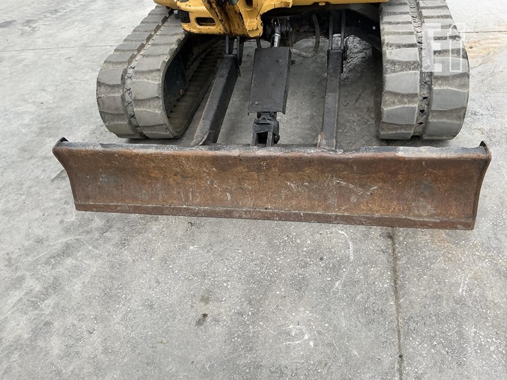 2015-caterpillar-305e2-cr-image-13