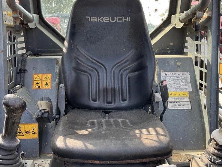 2016-takeuchi-tl8-image-12