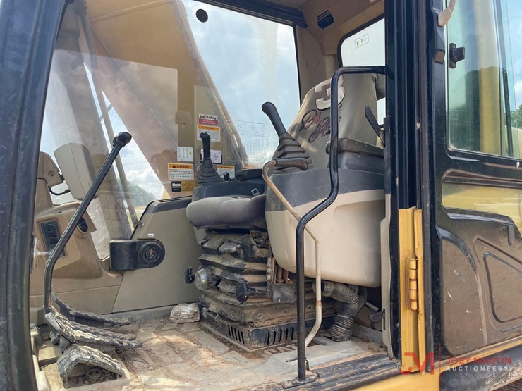 2003-caterpillar-320c-image-19