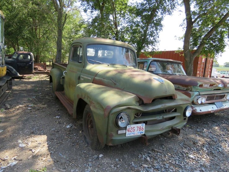 1953-international-r110-image-1