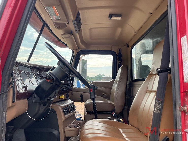 2007-mack-cv713-granite-tri-axle-dump-truck-image-23