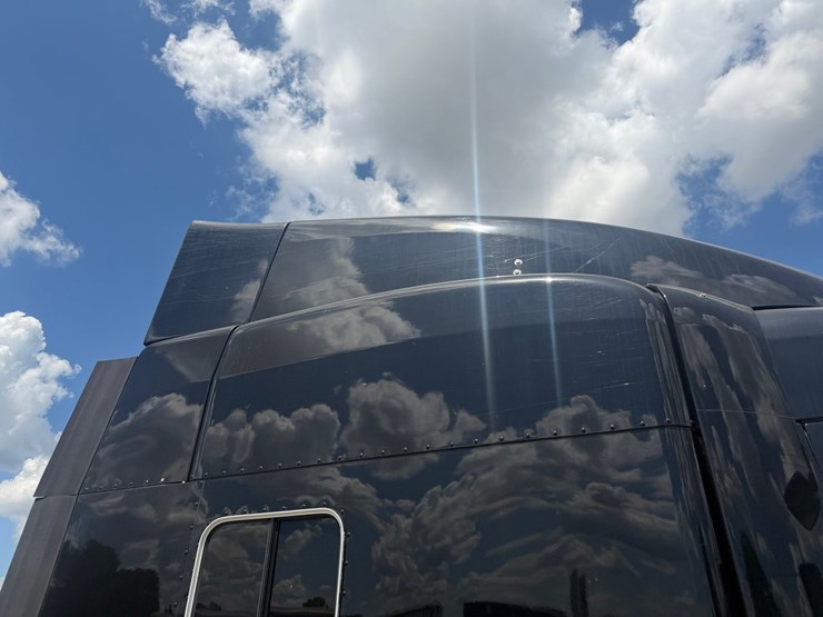2016-peterbilt-579-image-50