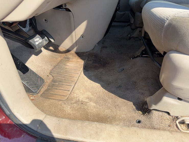 2004-toyota-sienna-image-47