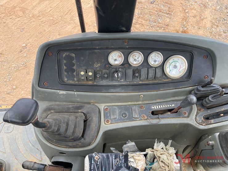 2003-caterpillar-420d-image-21