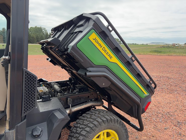 john-deere-gator-image-9
