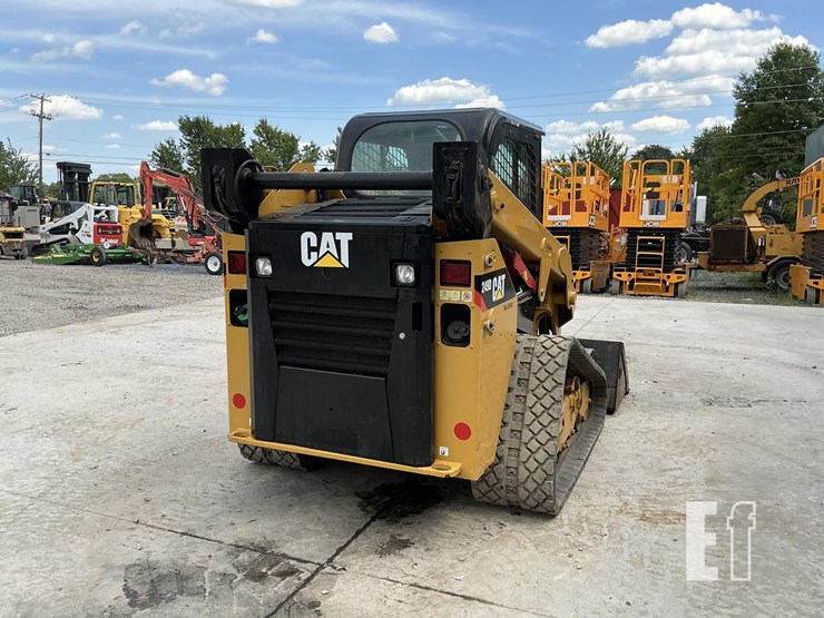 2015-caterpillar-249d-image-4