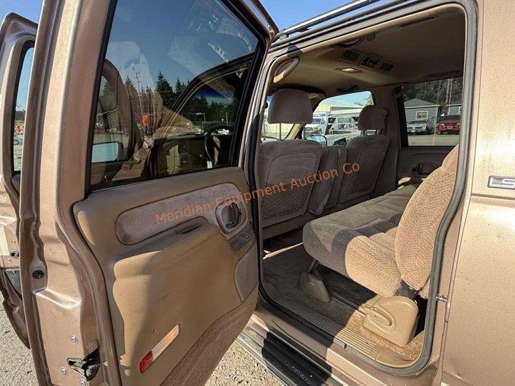 1995-chevrolet-suburban-1500-ls-image-26