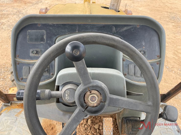 2003-caterpillar-420d-image-24