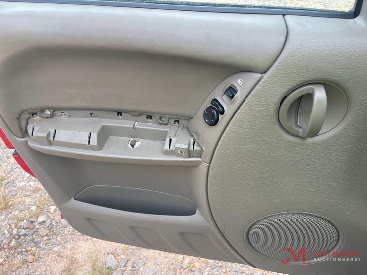 2005-jeep-liberty-image-24