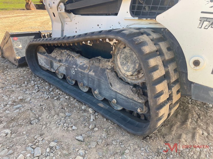 2022-bobcat-t740-image-10