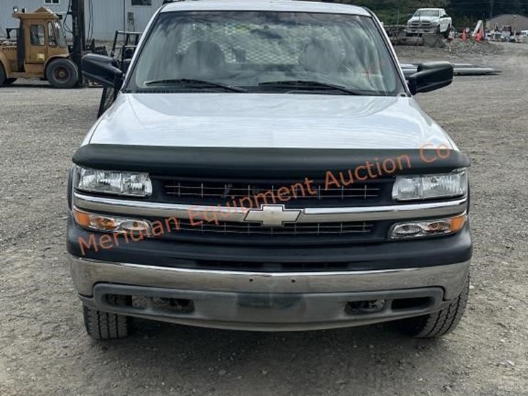 2000-chevrolet-k2500-image-8