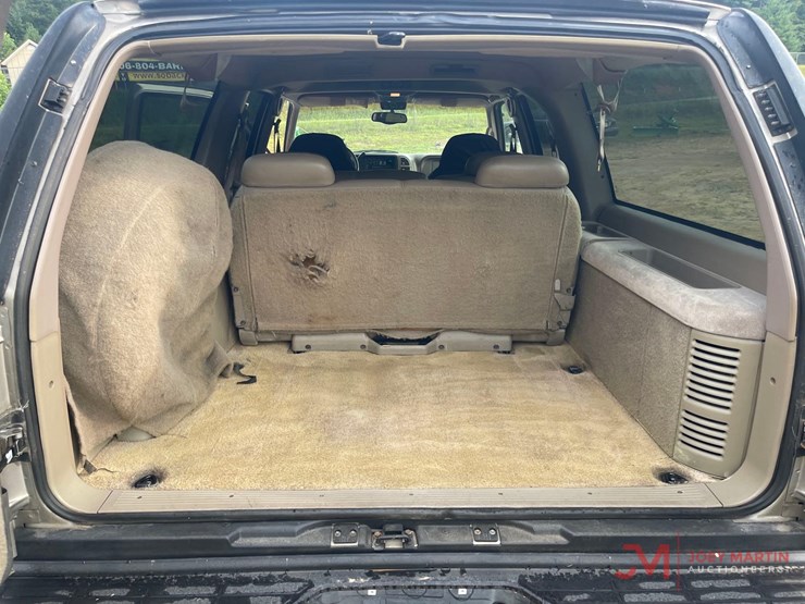 1999-chevrolet-suburban-image-26
