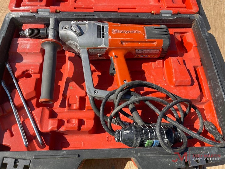 husqvarna-core-drill-with-case-image-2