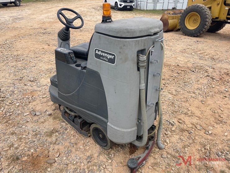 advance-avenger-x2805c-electric-floor-cleaner-image-5
