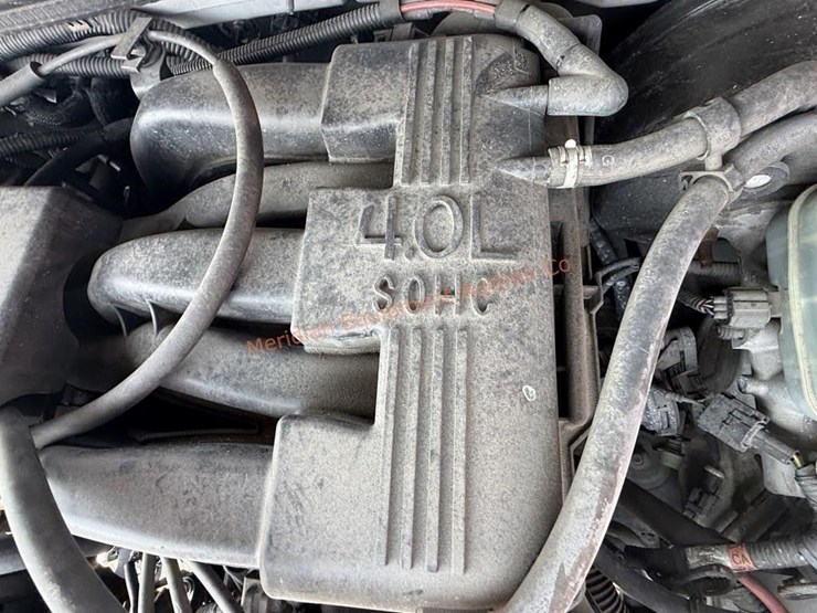 2002-ford-explorer-xlt-image-14
