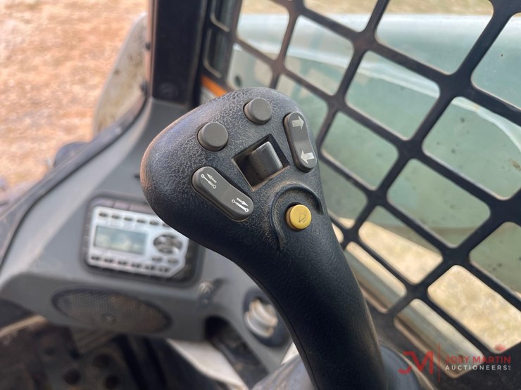 2019-bobcat-t770-image-21