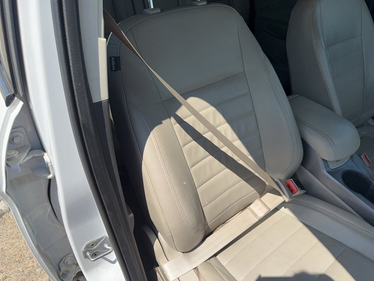 2014-ford-escape-image-27