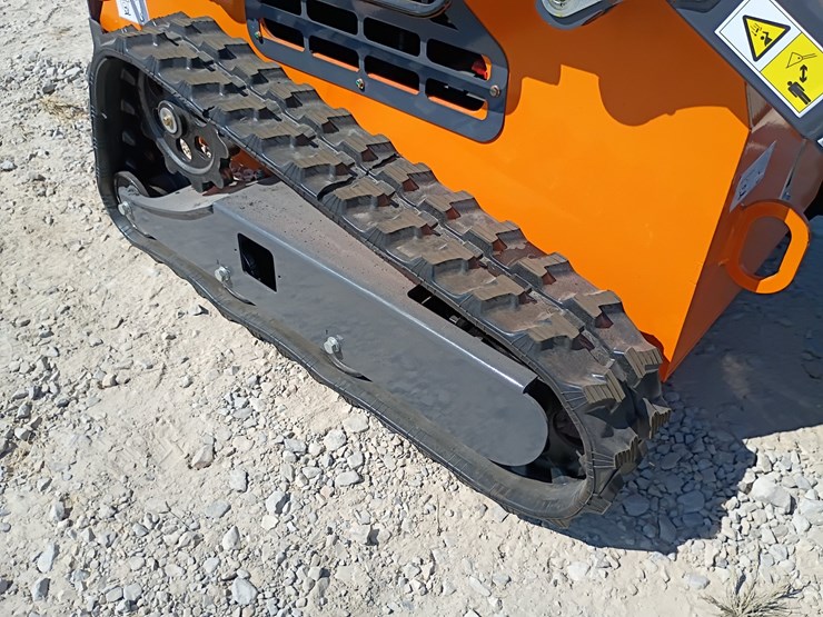 #l85-071-•-2026-landhonor-me380-mini-skid-steer-image-17