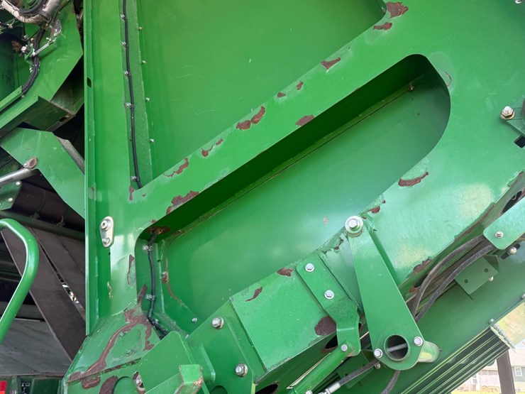 2015-john-deere-cp690-image-38