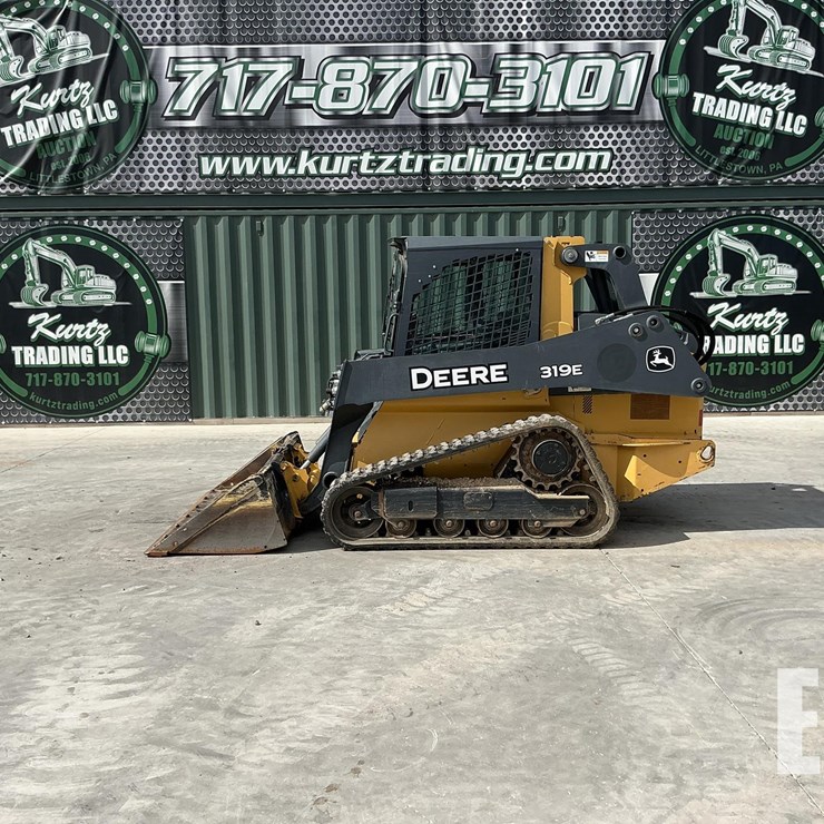 2015 DEERE 319E