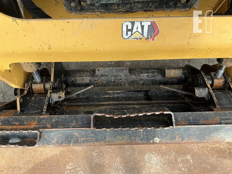 2019-caterpillar-249d3-image-12