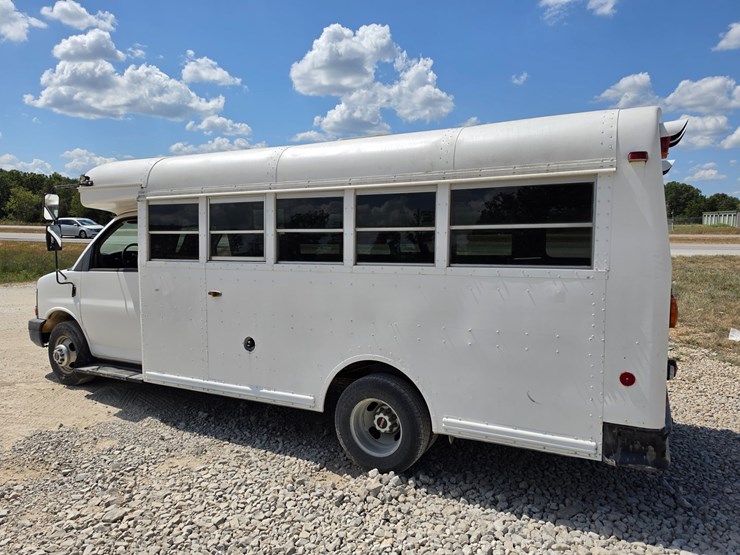 #26511-•-2005-gmc-savana-van-image-3