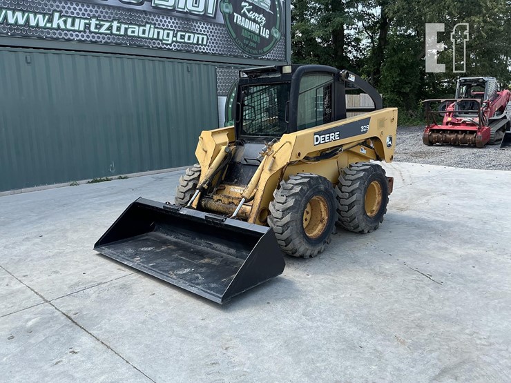 2006-deere-328-image-8