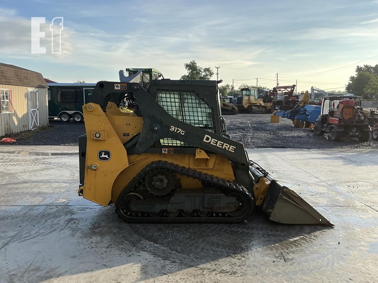 2023-deere-317g-image-5