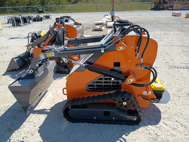 #l85-072-•-2026-landhonor-me380-mini-skid-steer-image-5