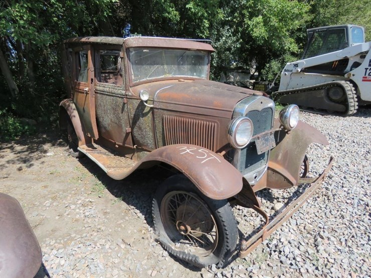 1930-ford-sedan-image-1