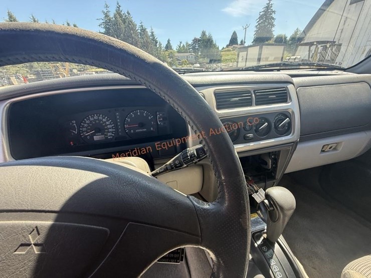 2001-mitsubishi-montero-sport-image-45
