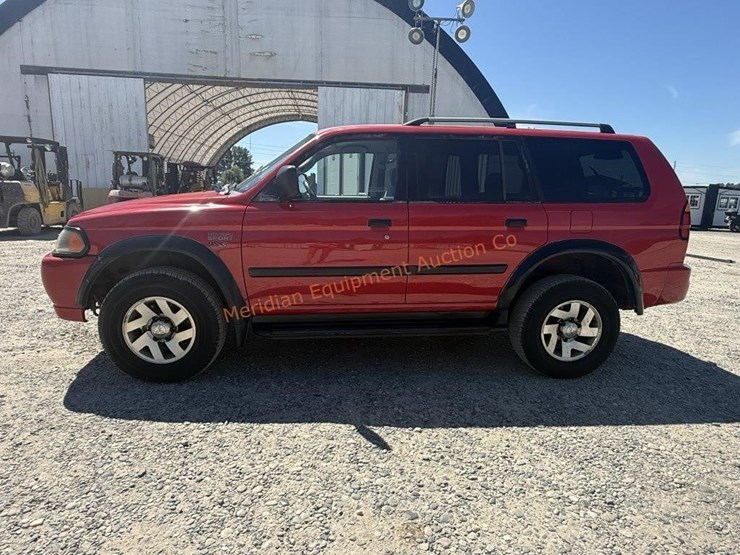 2001-mitsubishi-montero-sport-image-3