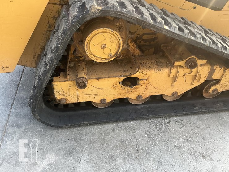 2021-caterpillar-249d3-image-10