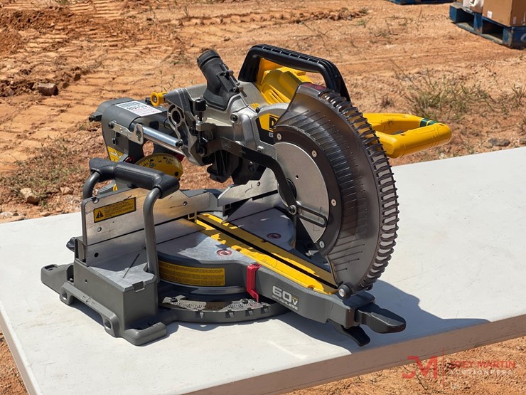 dewalt-battery-powered-miter-saw-image-1