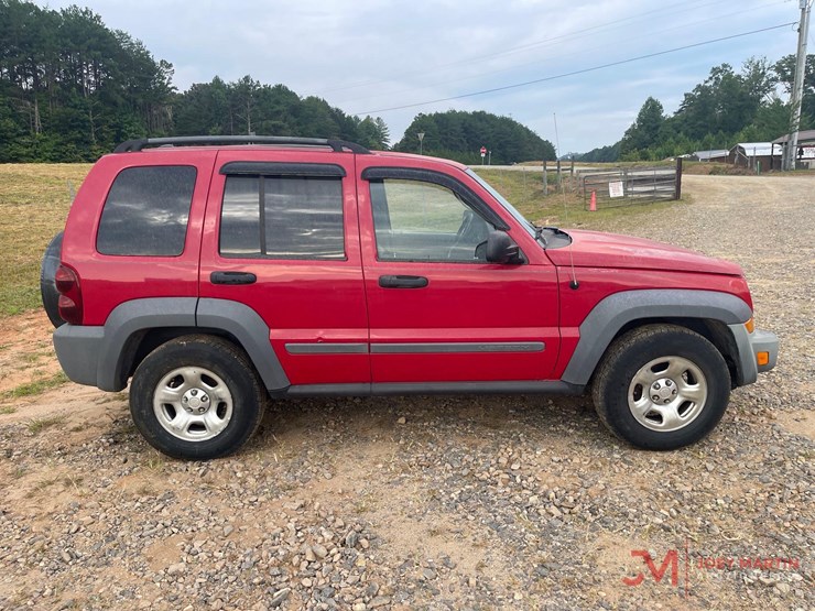 2005-jeep-liberty-image-2