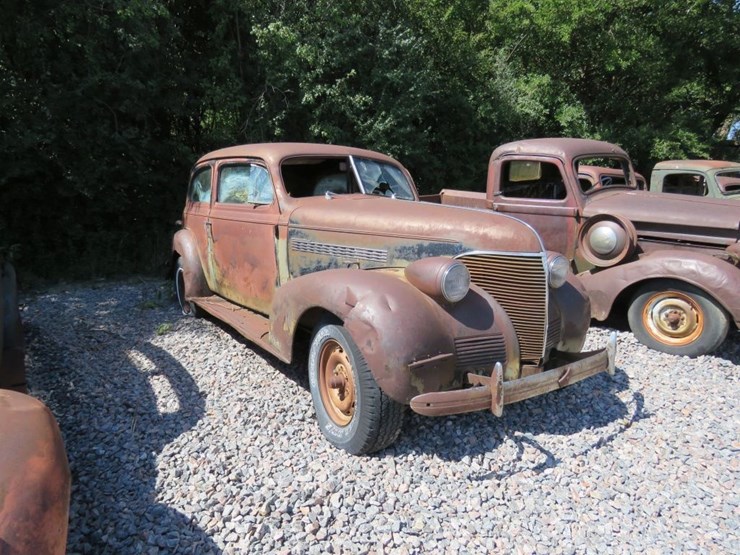 1937-ford-sedan-image-2