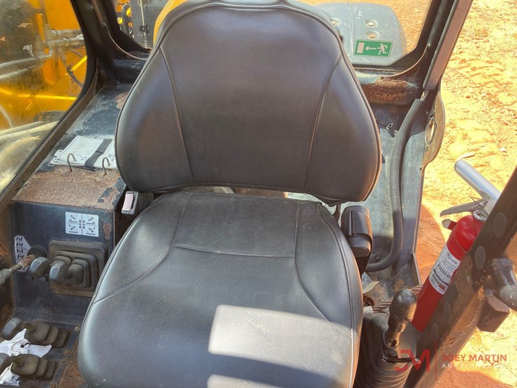 2017-jcb-510-image-16
