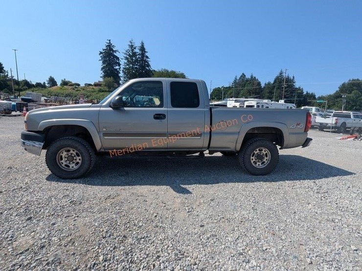 2003-chevrolet-silverado-2500hd-image-3