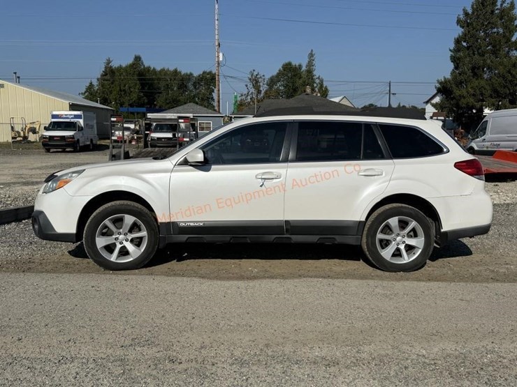 2013-subaru-outback-image-2