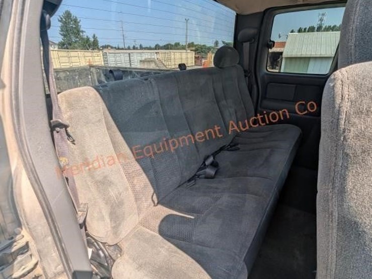 2003-chevrolet-silverado-2500hd-image-21