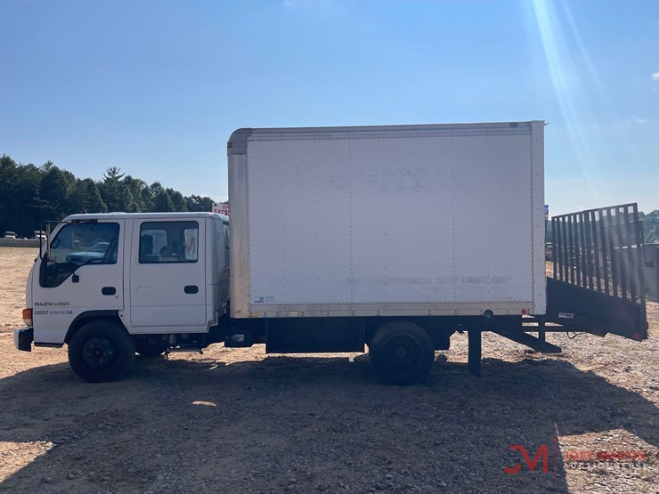 2003-isuzu-nqr-image-6