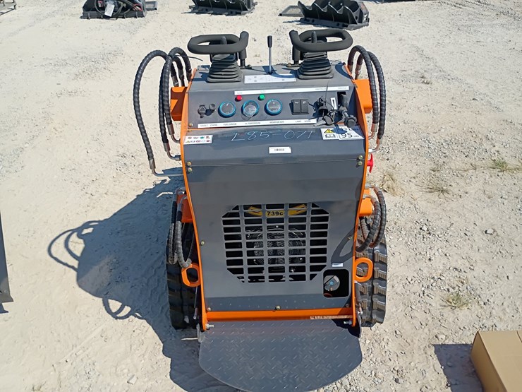 #l85-071-•-2026-landhonor-me380-mini-skid-steer-image-21